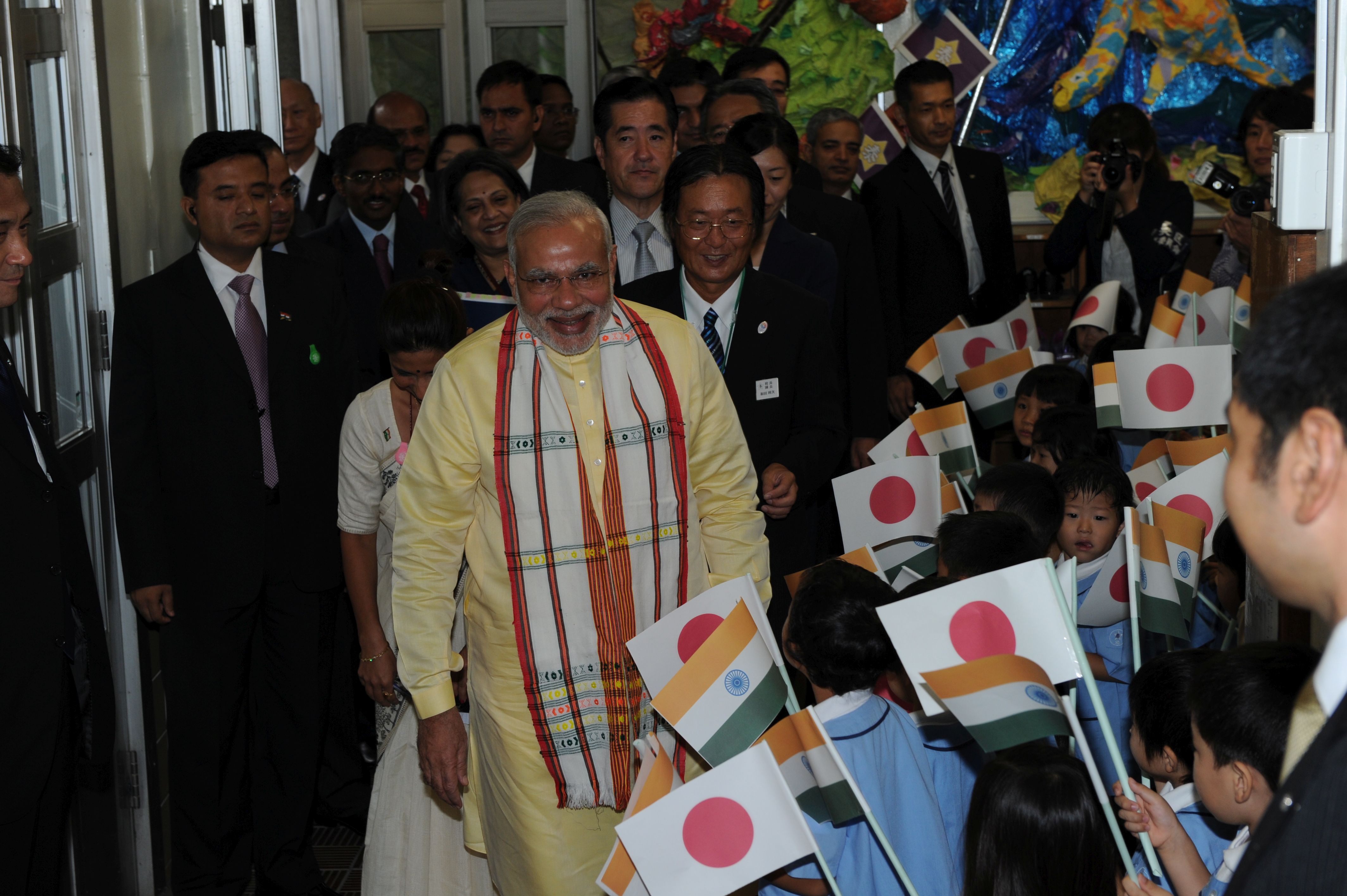 PM receives a warm welcome in Japan